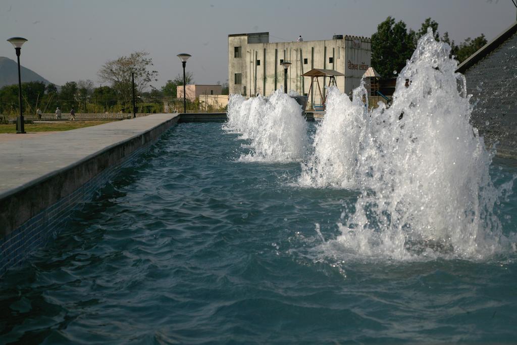 Sentosa Resorts&Water Park Chinchvad Exterior foto