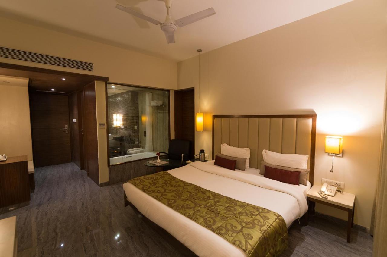 Sentosa Resorts&Water Park Chinchvad Exterior foto