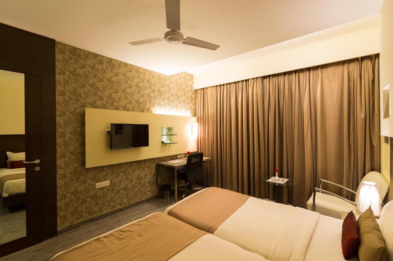 Sentosa Resorts&Water Park Chinchvad Exterior foto